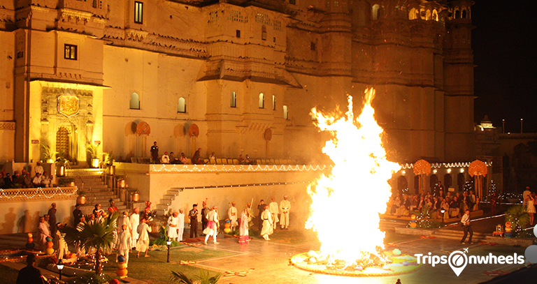 Royal Holi in Udaipur, Rajasthan - Tripsonwheel