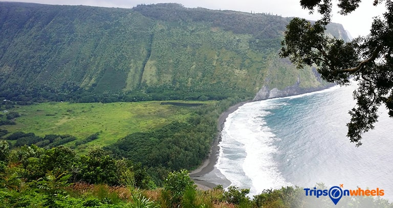 Waipio Valley Beach, Hawaii, USA - Tripsonwheel