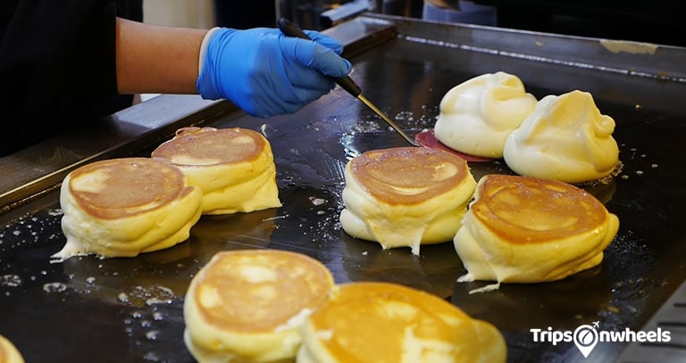 Vietnamese Egg Pancake - Tripsonwheel